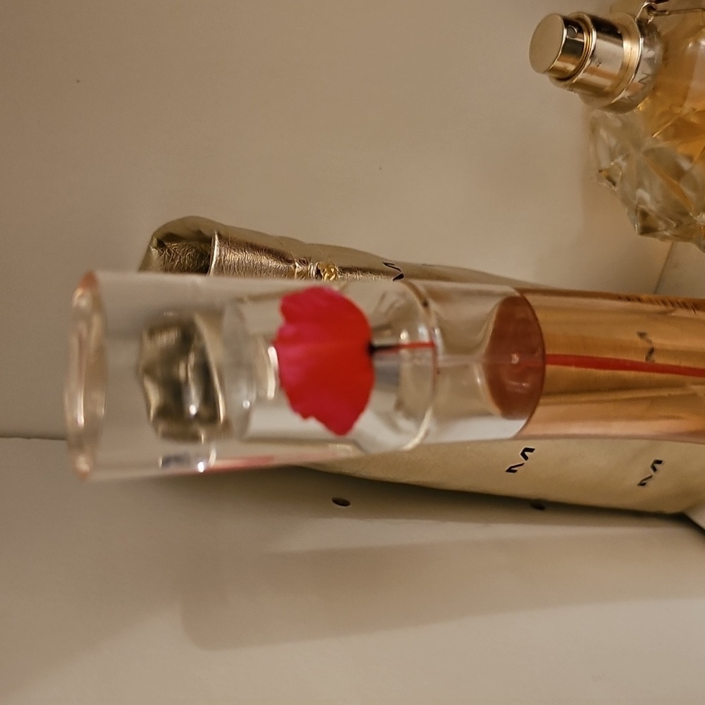 Kenzo Flower Eau de Parfum - Picture 2 of 4